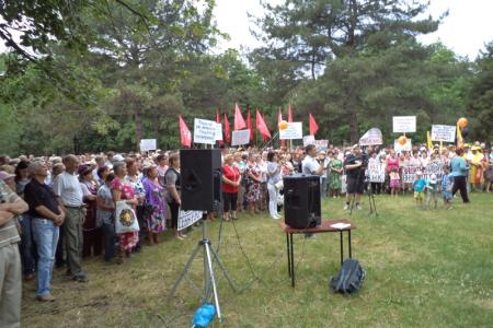 Краснодарский край. Жители станицы Тбилисской собрались на митинг против строительства на их территории химического предприятия