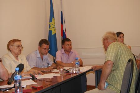 Волгоград. Прием граждан в общественной приемной Г.А.Зюганова ведет А.В. Апарина