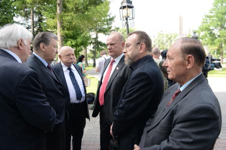 Г.А. Зюганов принял участие в панихиде по маршалу Советского Союза В.Г. Куликову
