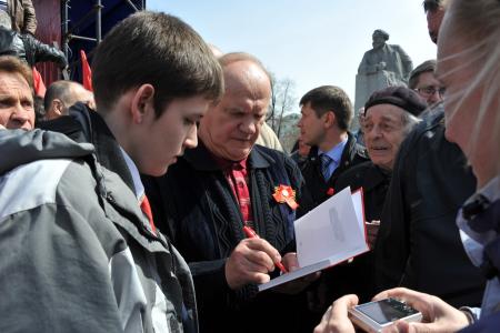 «У коммунистов и народно-патриотических сил есть реальная возможность в ближайшее время прийти к власти». Первомайская акция КПРФ в Москве