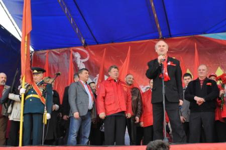 «У коммунистов и народно-патриотических сил есть реальная возможность в ближайшее время прийти к власти». Первомайская акция КПРФ в Москве