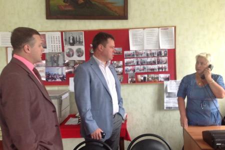 Тульские коммунисты и комсомольцы спешат на помощь к пострадавшим от урагана жителям города Ефремова
