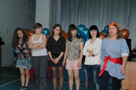 Челябинские коммунисты отметили Международный день защиты детей представлением для юных зрителей