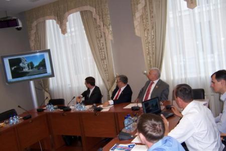 Фракция КПРФ в Госсовете Татарстана провела «круглый стол» на тему «Состояние дорог и безопасность движения транспорта в преддверии и во время Универсиады»