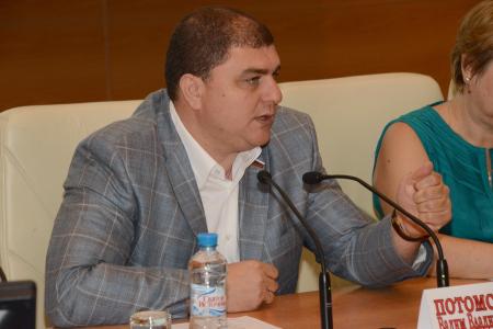 Коммунисты в Госдуме провели круглый стол, посвященный решению проблем в ЖКХ
