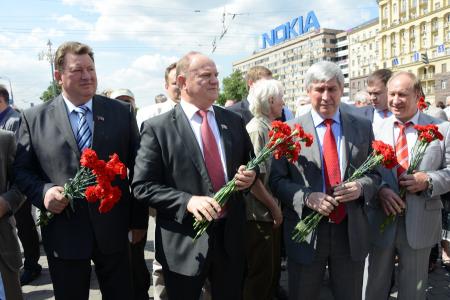 «Славим живое русское слово». Видеорепортаж КПРФ.ТВ об акциях КПРФ в День русского языка в Москве