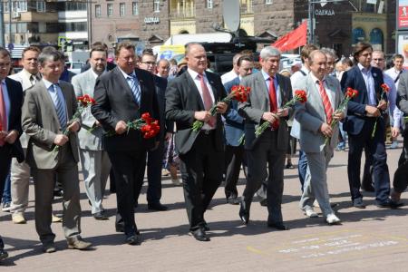 «Славим живое русское слово». Видеорепортаж КПРФ.ТВ об акциях КПРФ в День русского языка в Москве