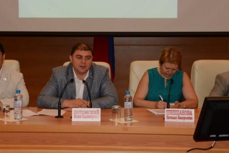 Коммунисты в Госдуме провели круглый стол, посвященный решению проблем в ЖКХ