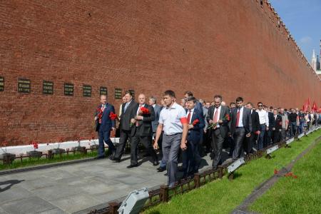 В борьбе за интересы народа. Доклад Г.А. Зюганова на Всероссийском съезде депутатов-коммунистов и сторонников партии