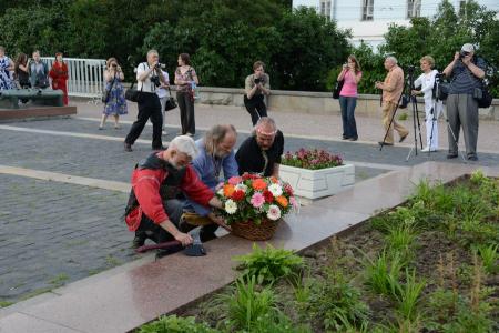 «Славим живое русское слово». Видеорепортаж КПРФ.ТВ об акциях КПРФ в День русского языка в Москве