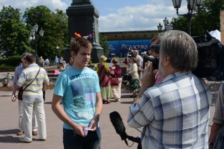 «Славим живое русское слово». Видеорепортаж КПРФ.ТВ об акциях КПРФ в День русского языка в Москве