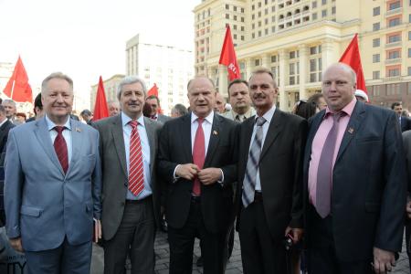 В борьбе за интересы народа. Доклад Г.А. Зюганова на Всероссийском съезде депутатов-коммунистов и сторонников партии