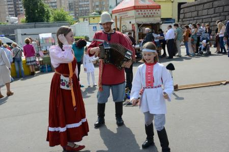 «Славим живое русское слово». Видеорепортаж КПРФ.ТВ об акциях КПРФ в День русского языка в Москве