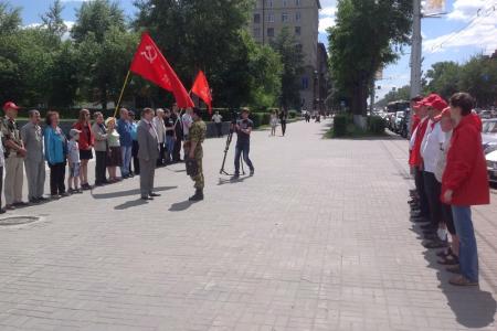 У Монумента Славы в Новосибирске финишировал автопробег памяти Александра Покрышкина