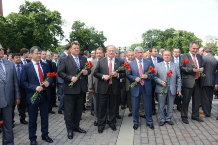 В борьбе за интересы народа. Доклад Г.А. Зюганова на Всероссийском съезде депутатов-коммунистов и сторонников партии