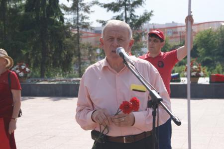 "Советский народ сражался, чтобы дать возможность новым поколениям жить в согласии". Коммунисты Тюмени провели мероприятия, посвященные Дню памяти и скорби