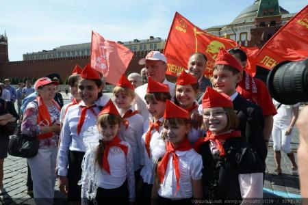 Тульские коммунисты и комсомольцы провели мероприятия, приуроченные к Международному дню защиты детей 