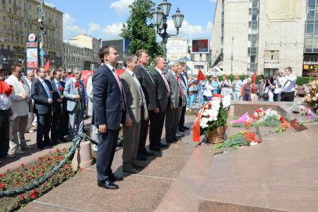 «Славим живое русское слово». Видеорепортаж КПРФ.ТВ об акциях КПРФ в День русского языка в Москве