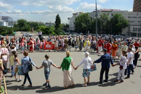 «Славим живое русское слово». Видеорепортаж КПРФ.ТВ об акциях КПРФ в День русского языка в Москве