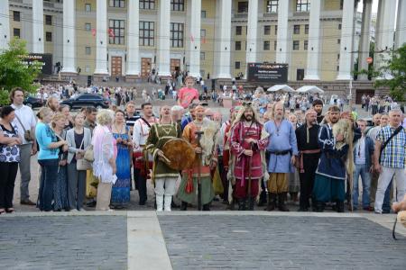 «Славим живое русское слово». Видеорепортаж КПРФ.ТВ об акциях КПРФ в День русского языка в Москве