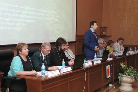 Тульская область. Депутат Госдумы от КПРФ Олег Лебедев провел экологические общественные слушания