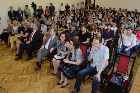 Г.А. Зюганов: «Я еще раз убедился, как много у нас талантливых людей». Лидер КПРФ посетил Государственный специализированный институт искусств в Москве