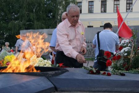 "Советский народ сражался, чтобы дать возможность новым поколениям жить в согласии". Коммунисты Тюмени провели мероприятия, посвященные Дню памяти и скорби