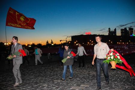 Московские комсомольцы почтили память погибших в Великой Отечественной войне