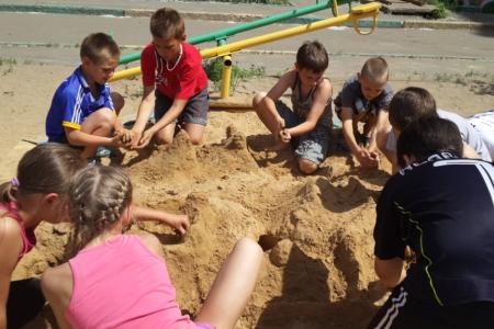 Комсомольцы провели детский праздник в Воронеже