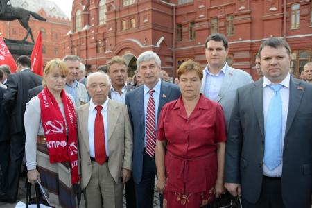 В борьбе за интересы народа. Доклад Г.А. Зюганова на Всероссийском съезде депутатов-коммунистов и сторонников партии