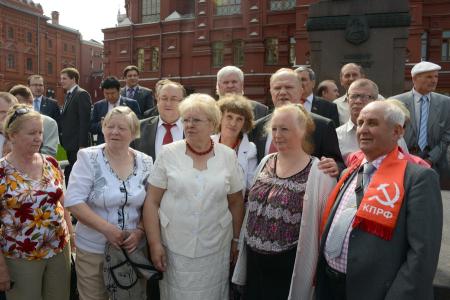 В борьбе за интересы народа. Доклад Г.А. Зюганова на Всероссийском съезде депутатов-коммунистов и сторонников партии