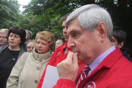 Москвичи про­­тив уничтожения "Лосиного острова". Иван Мельников встретился с жителями Метрогородка