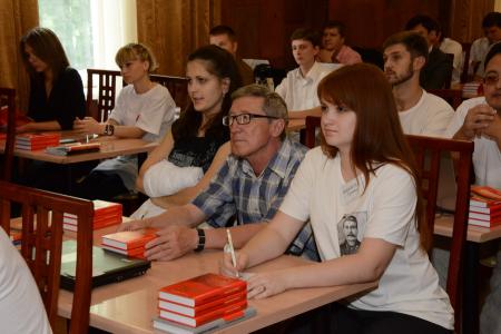 Учиться, учиться и еще раз учиться. Г.А. Зюганов провел встречу с молодыми пропагандистами партии