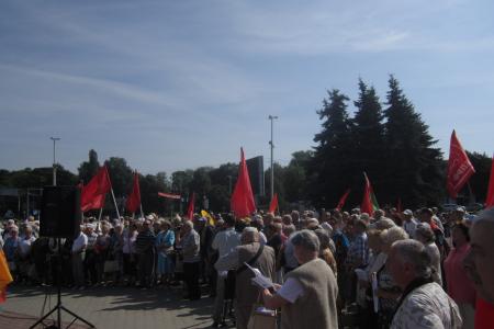 Митинг в Калининграде: "Детям войны - достойную жизнь"