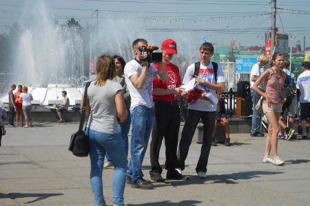 Омские комсомольцы призвали "Димона выйти вон"