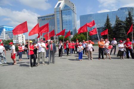 В Тюмени состоялась серия митингов «Антикапитализм», посвященных общероссийской акции протеста КПРФ «Правительство Медведева в отставку!»