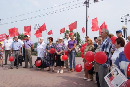 «Детям войны – достойную жизнь, правительство – в отставку!». Митинг КПРФ в Тюмени