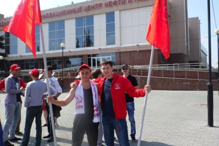 В Тюмени состоялась серия митингов «Антикапитализм», посвященных общероссийской акции протеста КПРФ «Правительство Медведева в отставку!»