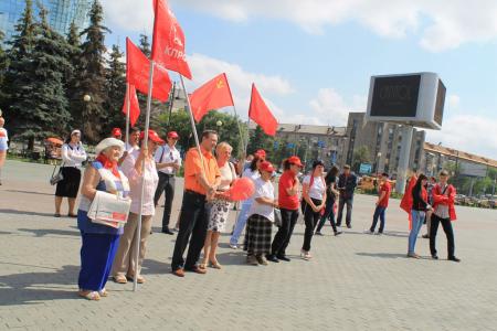 В Тюмени состоялась серия митингов «Антикапитализм», посвященных общероссийской акции протеста КПРФ «Правительство Медведева в отставку!»