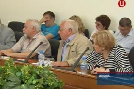 Телеканал ТВЦ: "Иван Мельников, которого политологи называют основным конкурентом Сергея Собянина, встретился с представителями органов местного самоуправления"