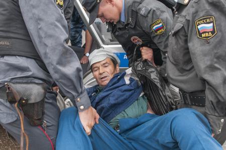 В Костроме пикет за отставку Правительства закончился задержаниями участников