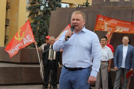 Сталинградские коммунисты призвали отдать под народный трибунал Правительство