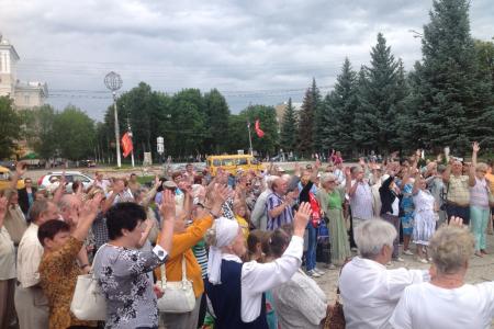 Депутат Госдумы коммунист Олег Лебедев выступил на экологическом митинге в Новомосковске (Тульская область)