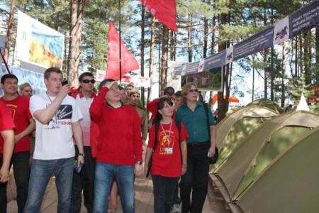 Д.Г. Новиков посетил молодёжный форум на Селигере