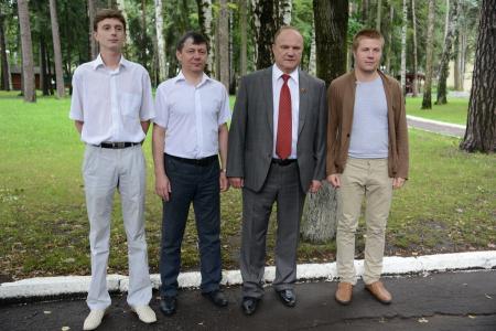 Учиться, учиться и еще раз учиться. Г.А. Зюганов провел встречу с молодыми пропагандистами партии