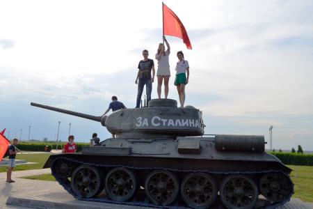 Комсомольцы провели международный автопробег в честь 70-летия победы на Курской дуге