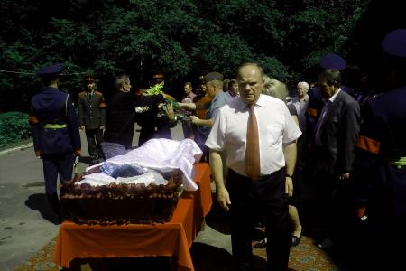 Г.А.Зюганов почтил память великого русского поэта Егора Исаева