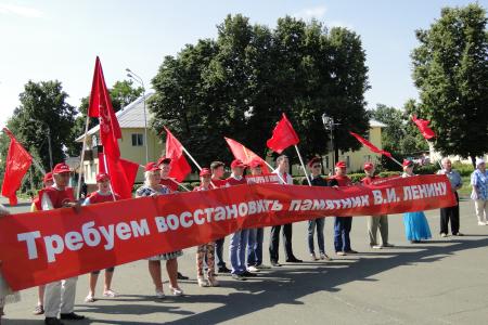 Курская область, г.Щигры. Памятник восстановить, мэра города – в отставку!