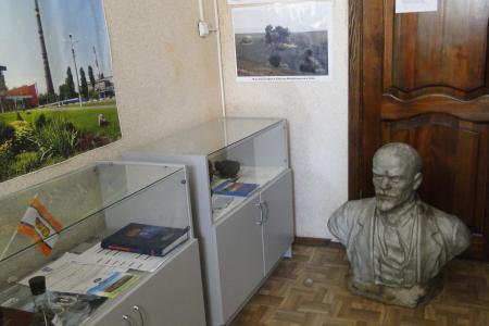 Курская область, г.Щигры. Памятник восстановить, мэра города – в отставку!