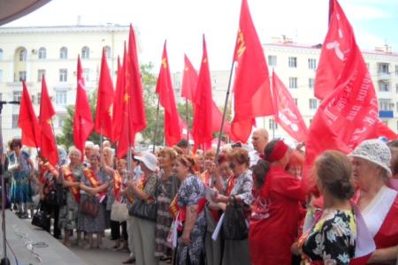 Секретарь ЦК КПРФ С.П. Обухов на митинге в Краснодаре: Видимо у Путина нет силы воли, чтобы отправить в отставку обанкротившийся кабинет Медведева